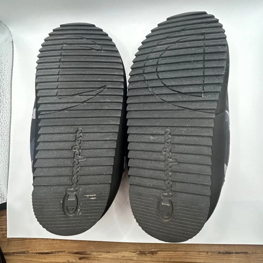 Champion Kids Camo Indoor/Outdoor‎ Slippers with pockets size 6Y